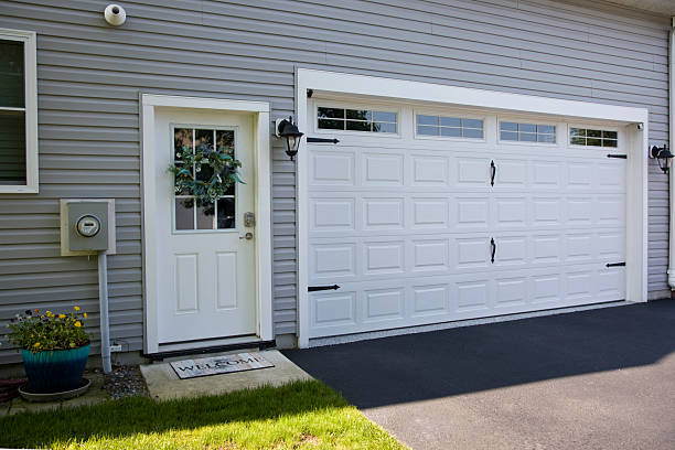 24/7 Emergency Garage Door Panel Replacement experts in Early, TX
